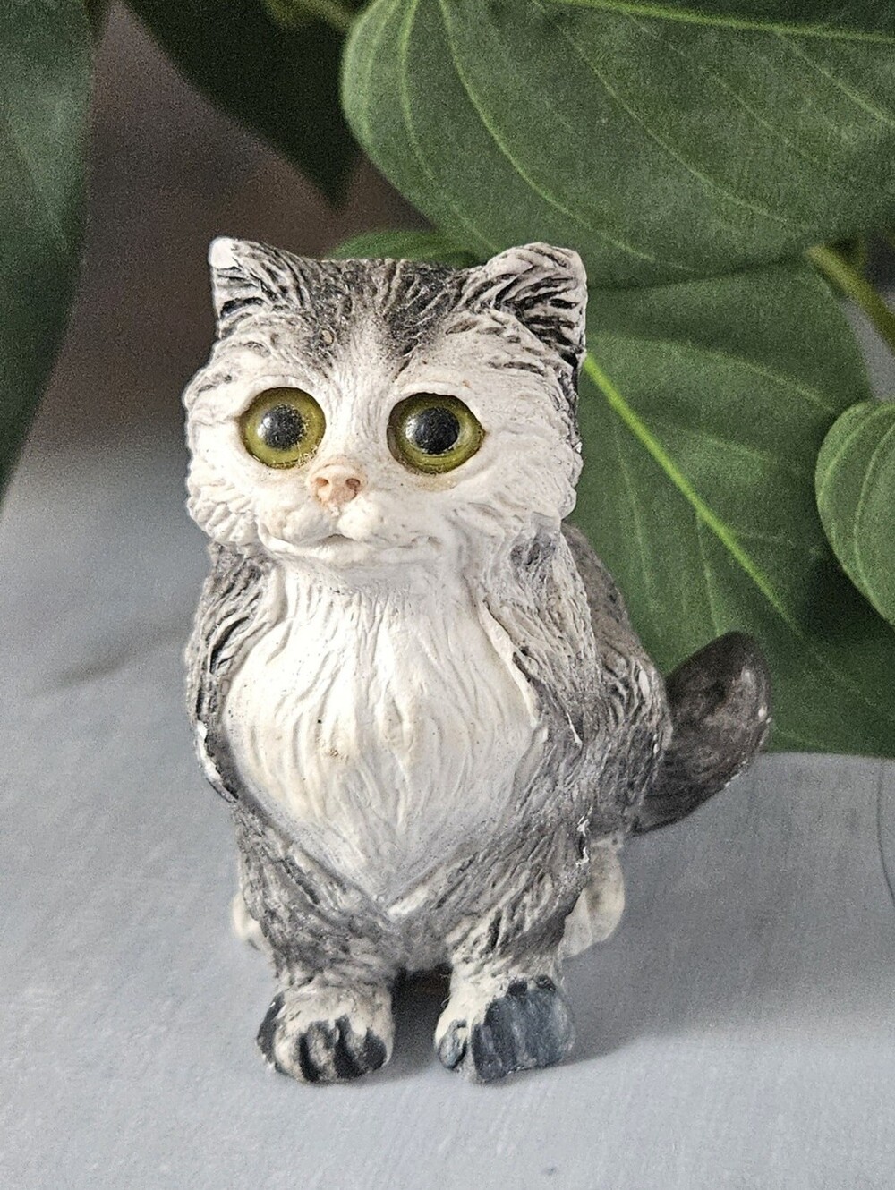 Vintage 1985 Stone Critters gray tabby kitten figurine. Stone Critters Collectio